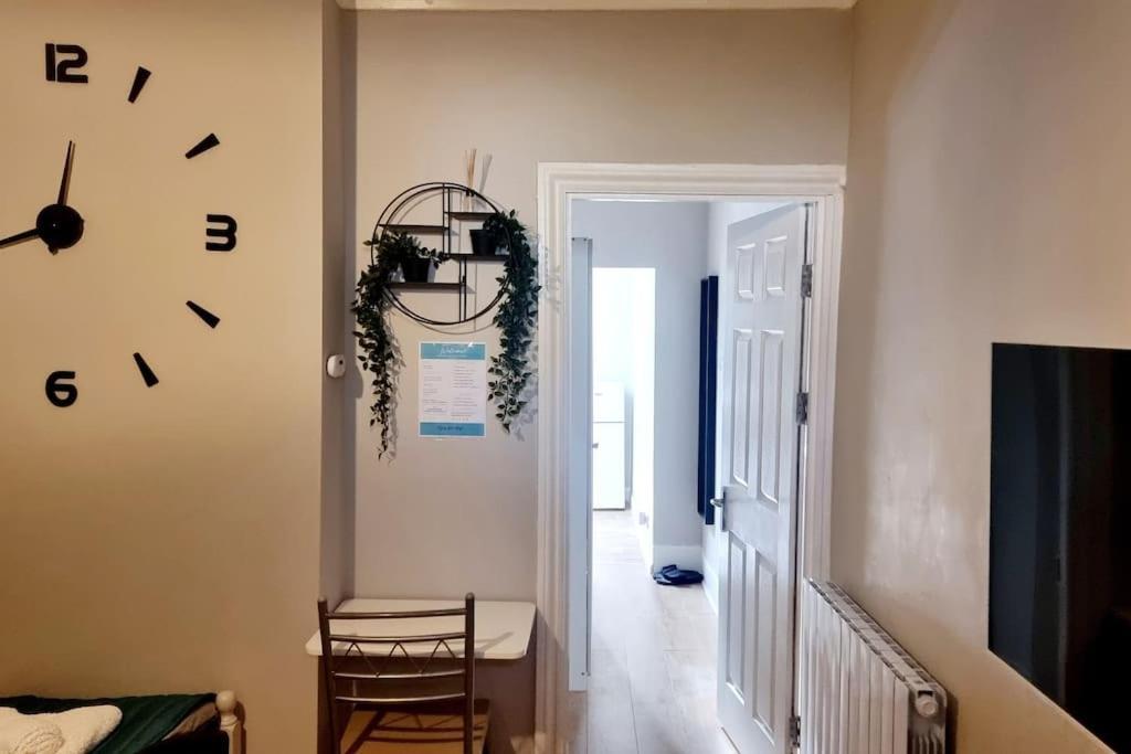 Stylish Apartment, Self Check-In, Ideal 4 Contractors, 25Mins To Gatwick Airport Thornton Heath Buitenkant foto