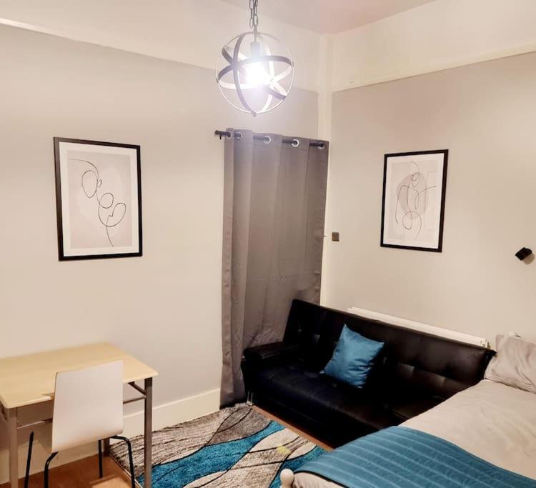 Stylish Apartment, Self Check-In, Ideal 4 Contractors, 25Mins To Gatwick Airport Thornton Heath Buitenkant foto