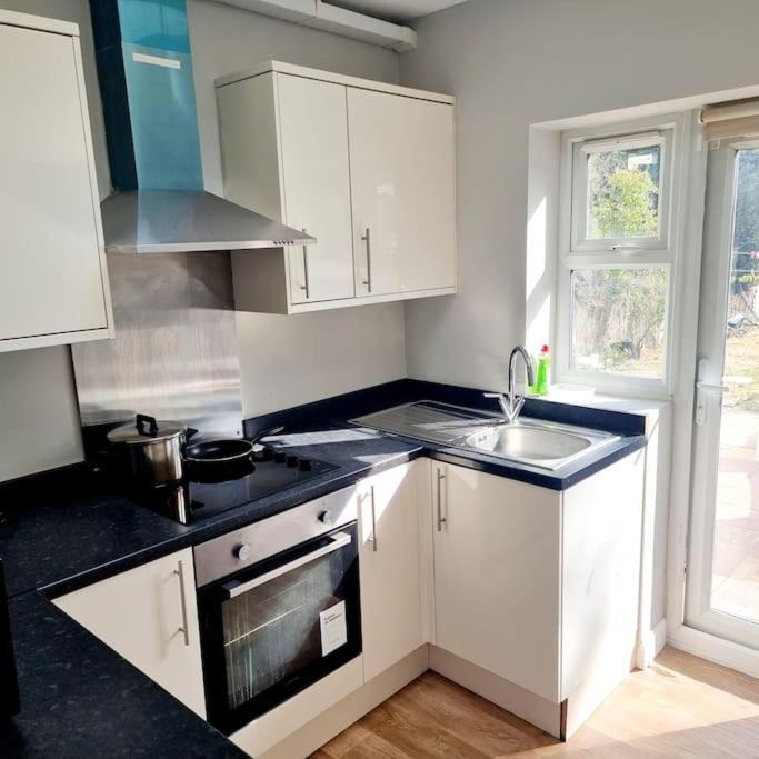 Stylish Apartment, Self Check-In, Ideal 4 Contractors, 25Mins To Gatwick Airport Thornton Heath Buitenkant foto