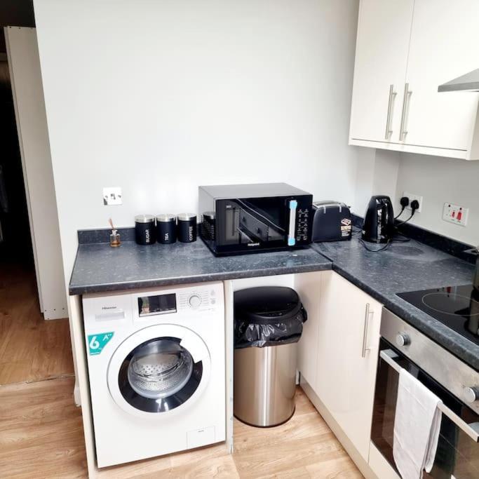 Stylish Apartment, Self Check-In, Ideal 4 Contractors, 25Mins To Gatwick Airport Thornton Heath Buitenkant foto